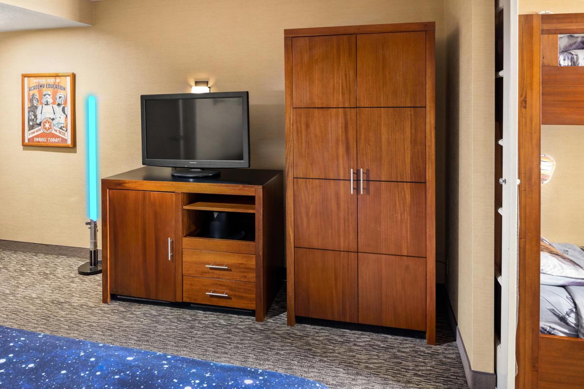 Anaheim Portofino Inn & Suites Zewnętrze zdjęcie
